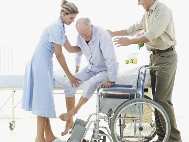 Der Patient kann sich ohne spezielles Gerät nicht selbstständig bewegen. 