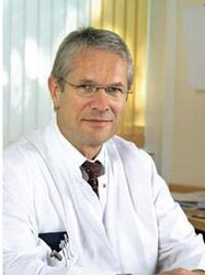 Arzt Rheumatologe Gerhard
